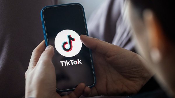 TikToka 8 dəqiqə baxmaq psixologiyanı pozur