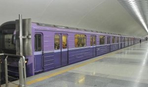 Metro vaqonunda siqaret kötükləri…
