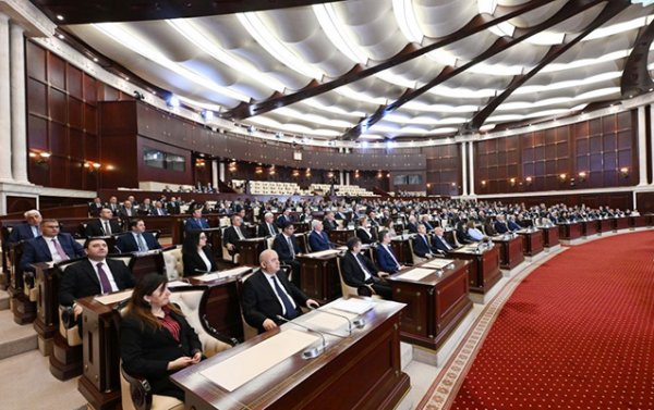 Milli Məclisin payız sessiyası başladı