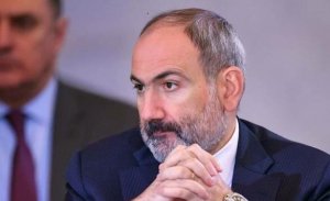 Paşinyan Fransaya getdi