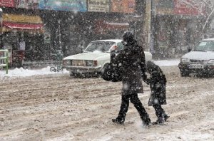 Ərdəbilə qar yağdı, məktəblər bağlandı