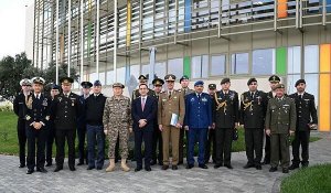 Hərbi attaşelər Bakının dəniz limanında