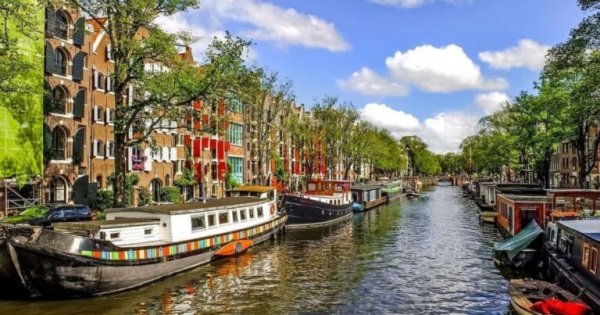 İsrail vətəndaşları Amsterdamı tərk edir