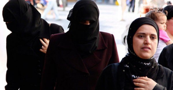 Suriyada hicab məcburiyyəti ləğv edildi