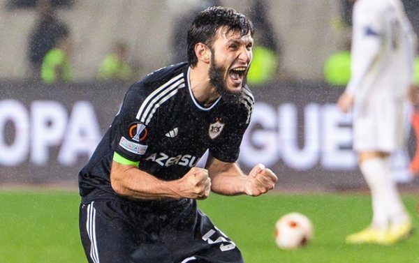 "Qarabağ" 5-0 qalib gəldi, liderliyə yüksəldi