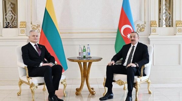 Litva Prezidenti İlham Əliyevə zəng etdi