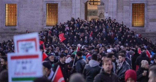 İstanbulda minlərlə insan Fələstinə dəstək yürüşünə başladı