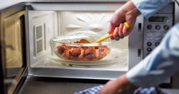 Mikrodalğalı sobadakı bakteriyalar: Gizli təhlükə