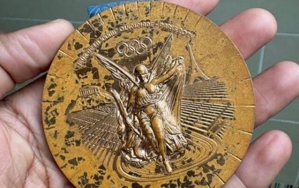 İdmançımız Paris-2024-də qazandığı medalı geri qaytarır