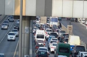 Sürücülərin nəzərinə: bu yollarda tıxac yarandı