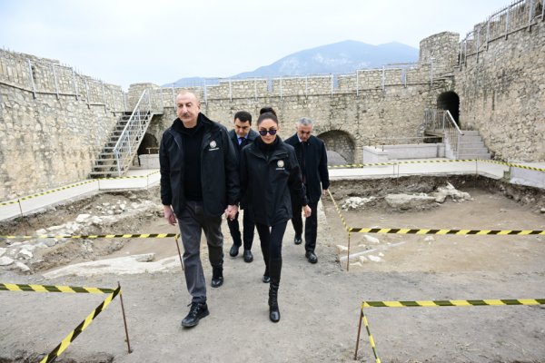 Prezident və xanımı Əsgəran qalasında - FOTO