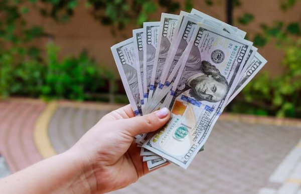 Dollar bu qiymətə satılacaq - DİQQƏT