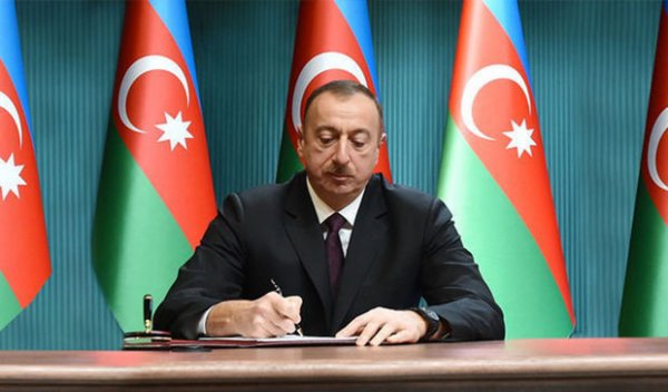 Prezident 1 sərəncam, 1 fərman imzaladı