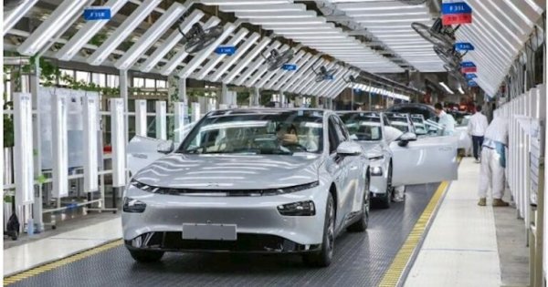 Çin avtomobil satışında dünya lideri oldu