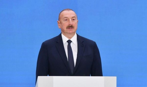 Prezidentlər mətbuata bəyanatlarla çıxış etdi
