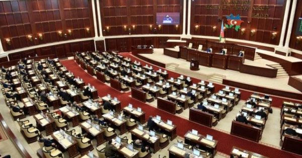 Milli Məclisin növbəti iclası başladı