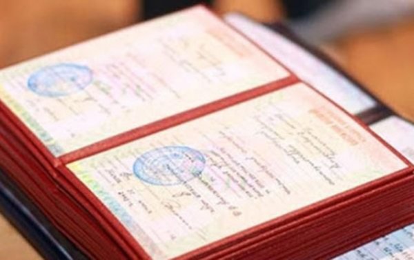 65 nəfərin diplomu tanınmadı