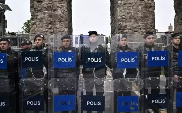 Türkiyədə metro və yollar bağlandı - Nə baş verir?