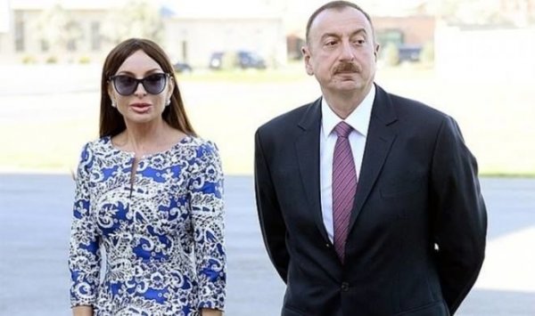 Prezident Bakıdakı Müqəddəs Məryəm Ana kilsəsində...