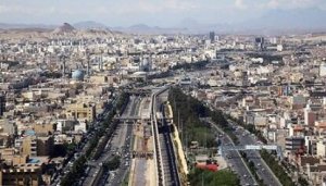 Qumun ən böyük ticarət mərkəzi hicaba görə bağlandı