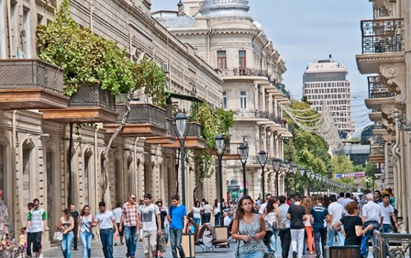 Turistlər Azərbaycana nə məqsədlə gəlir?