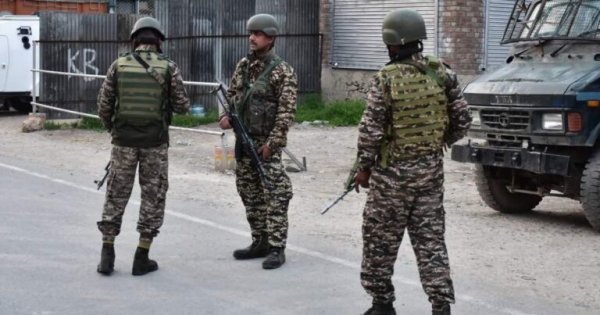 Hindistan ordusu ehtiyatda olan hərbçiləri çağırır