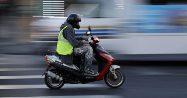 Moped sürücülərinin NƏZƏRİNƏ