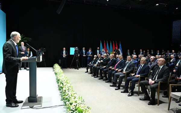 Prezident Budapeştdə təltif olunma mərasimində iştirak etdi