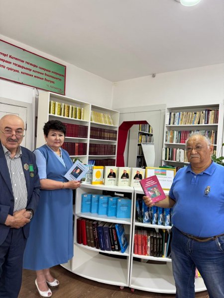 Qırğıstanda müstəqilliyimizlə bağlı KİTAB SƏRGİSİ KEÇİRİLİB
