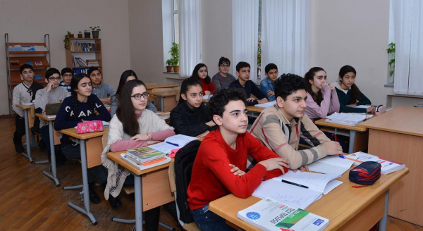 Lisey və gimnaziyalara qəbul qadağası ləğv edildi