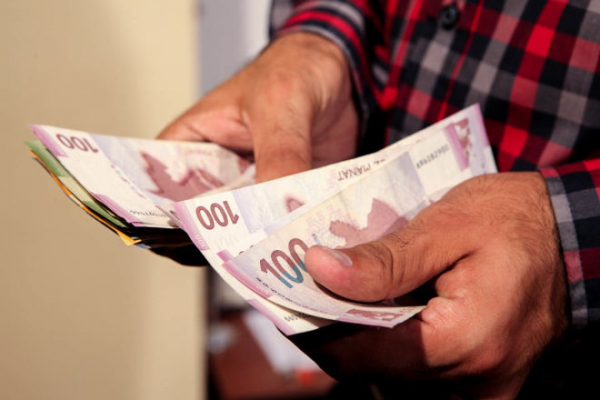 Bu şəxslərə 1600 manat verilir