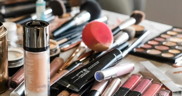 Kosmetik vasitələrin dəhşətli fəsadları üzə çıxdı: Mütəxəssisdən xəbərdarlıq