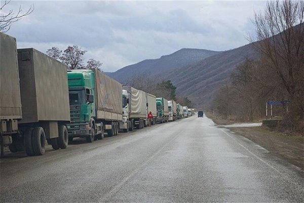 Ermənistan sərhədində problem: səfirlik önündə aksiya