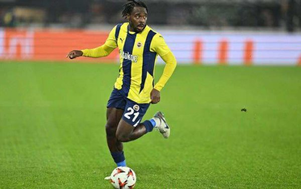 “Beşiktaş” “Fənərbaxça”nın futbolçusu ilə razılaşdı