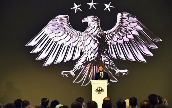 Suriya ölkənin gerbini dəyişir