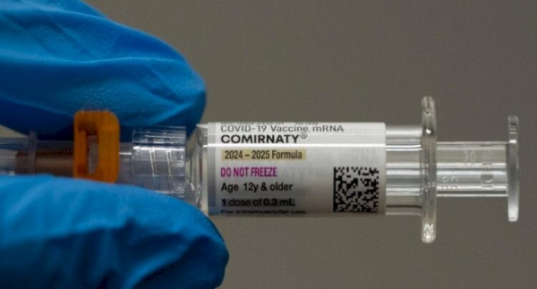 Yeni virus yayıldı: Adamın səsi tutulur