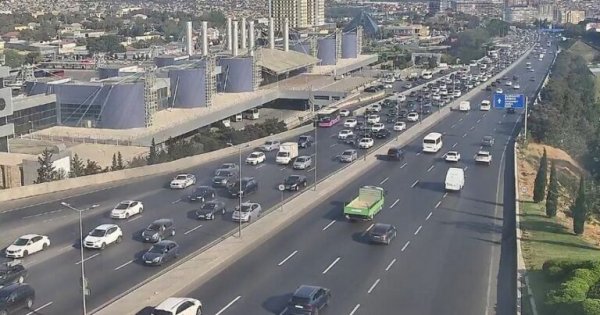 Bakının bəzi yollarında sıxlıq müşahidə olunur