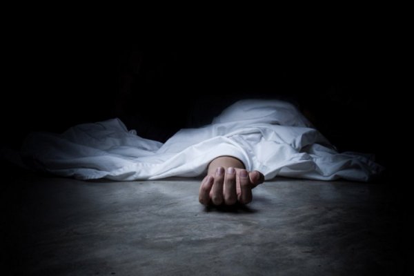 220 kiloluq qadın ərinin üstünə yıxıldı - Ən qeyri-adi ÖLÜM