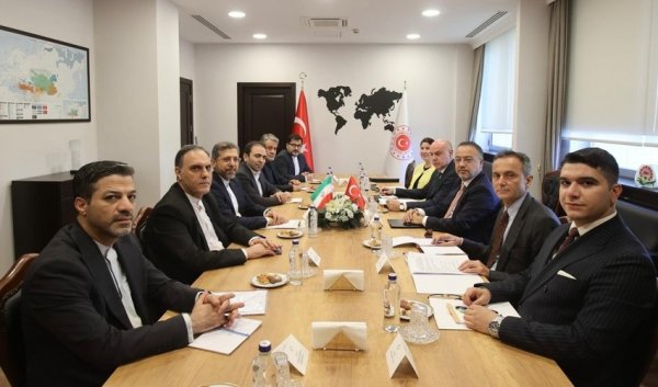 Türkiyə və İran XİN regional məsələləri müzakirə ediblər