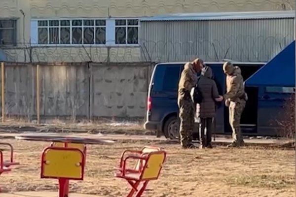 Rusiya azərbaycanlı qadını casus damğası ilə HƏBS ETDİ