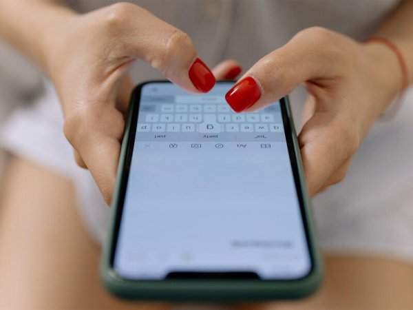 Onun xəyanət etdiyini yazışma zamanı belə öyrənəcəksiniz