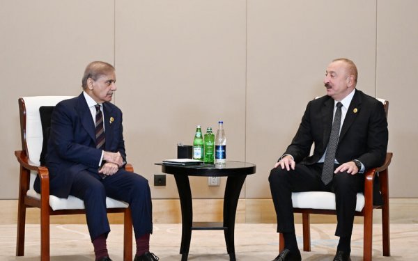 İlham ƏLİYEV Pakistanın Baş naziri ilə görüşdü