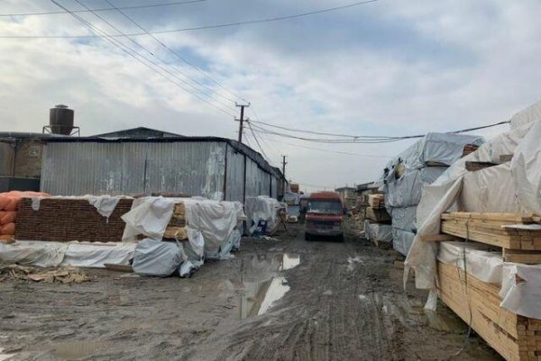 Bakıda məşhur bazarın söküntüsü başladı - VİDEO