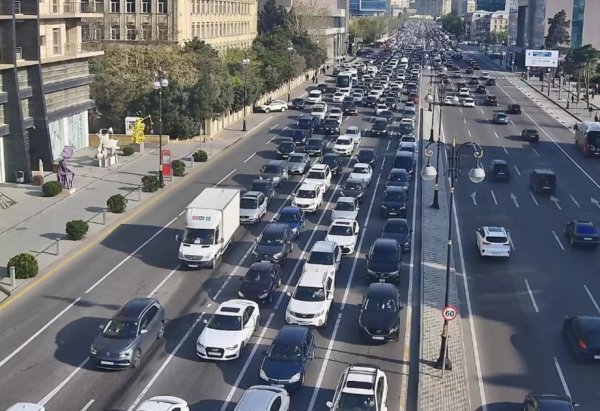 Bakıda bu yollarda SIXLIQ VAR - SİYAHI
