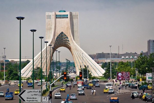 İran İsrailin müşahidəsi ALTINDADIR