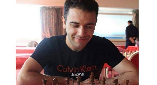 “Şahmatın şahı”nı məğlub edən Mirağa Ağayev