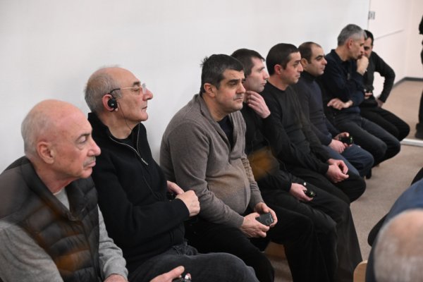 Məhkəmə zalları: Ədalətin səsi, tarixin hökmü