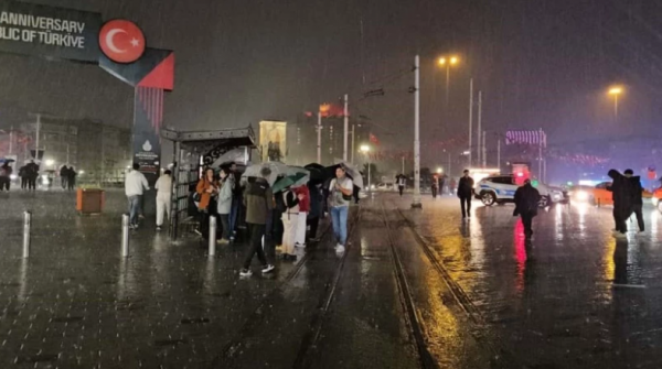 Zəlzələ gecəsi İstanbul... - FOTO