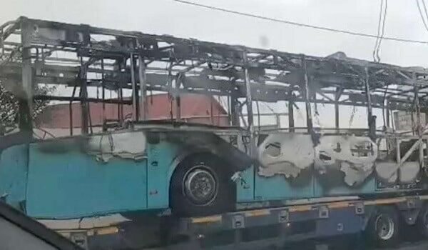 Bakıda sərnişin avtobusu yanaraq kül oldu