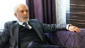 Şəhərdən uzaq olan  MƏŞHUR AKTYOR
